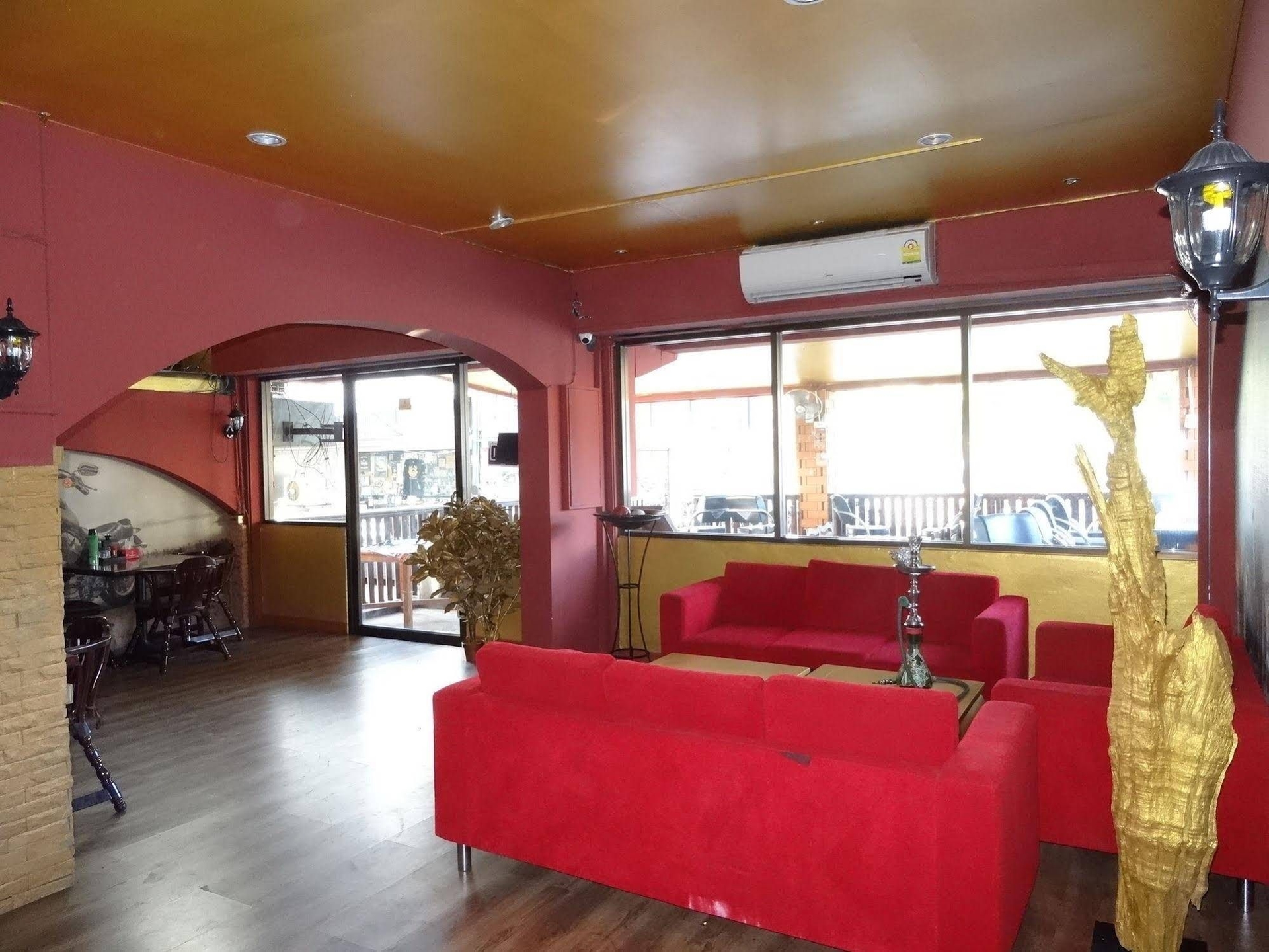 The Lounge Hotel4