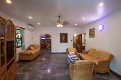 Superior One-Bedroom Apartment