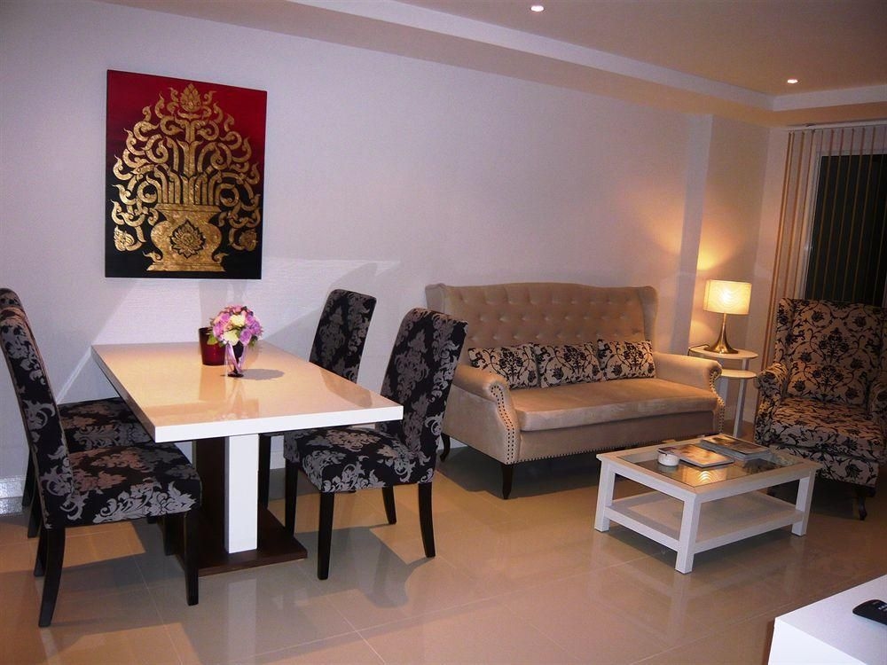 จอมเทียน บีช เพนท์เฮาส์ (Jomtien Beach Penthouses)2
