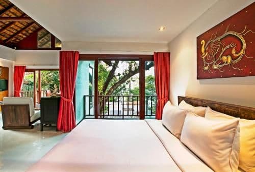 One-Bedroom Apartment with Sea View