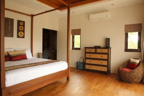 One-Bedroom Apartment with Sea View