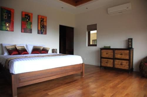 One-Bedroom Apartment with Ocean View