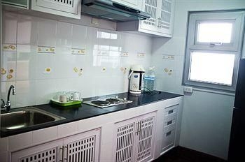 เลควิว ซูพีเรียร์ คอนโดมีเนียม (Lake View Superior Condominium)3