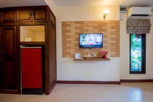 One-Bedroom Bungalow (2 Adults)
