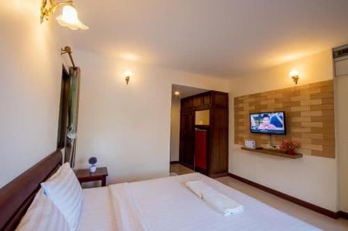 One-Bedroom Bungalow (2 Adults)