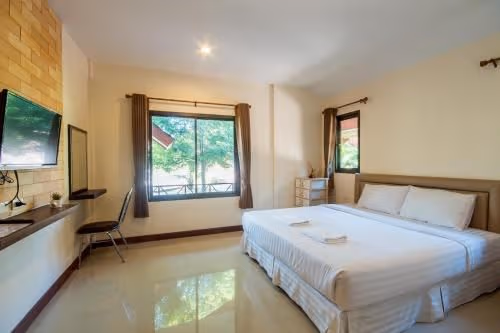Two-Bedroom Bungalow with Living Room (4 Adults)