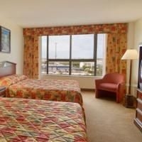 Howard Johnson Plaza Hotel2