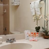Howard Johnson Plaza Hotel1