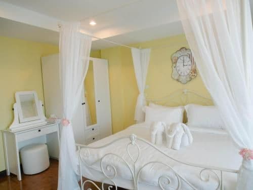 Deluxe Two-Bedroom Suite with Balcony