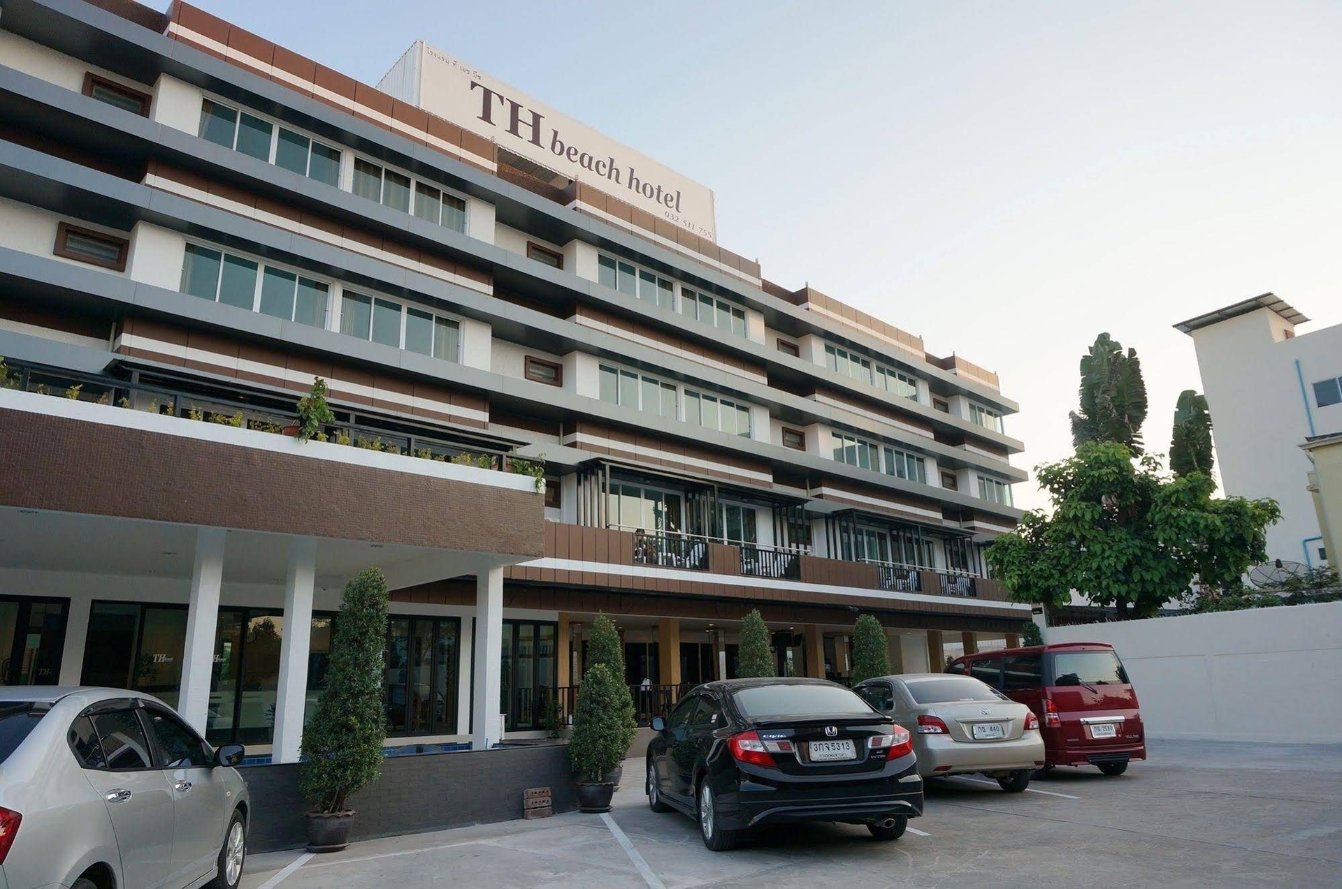 โรงแรม ที เอช บีช (TH Beach Hotel)1