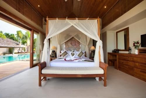 Villa - Beach Front