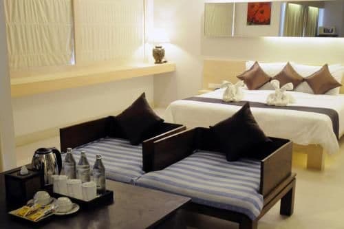 Suite with Bath Tub