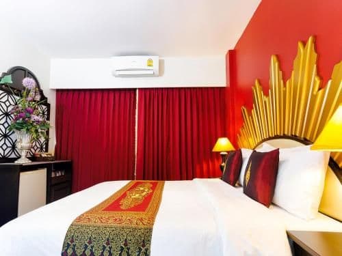 Scarlet Double Room