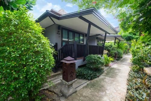 Villa with Garden View
