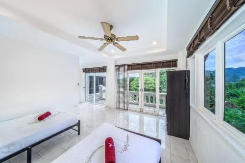 Four-Bedroom Villa with Private Pool (Green Oasis)