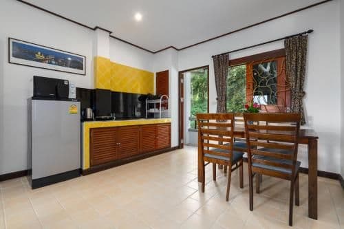 Two-Bedroom Apartment with Lake View