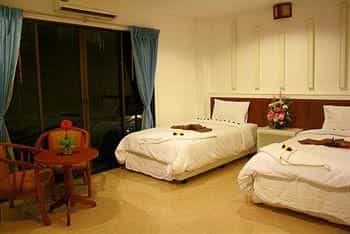 โรงแรมทริปเปิ้ล รันด์ เพลส โรงแรมทริปเปิ้ล รันด์ เพลส