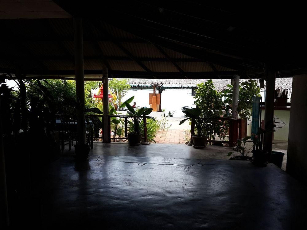 Calm Beach Resort4