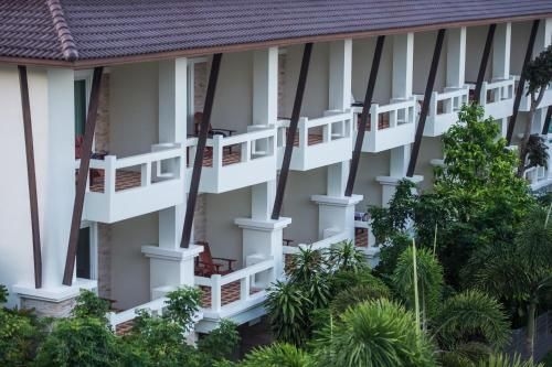โรงแรมเนปจูน วิลล่า (Neptune's Villa Hotel)1