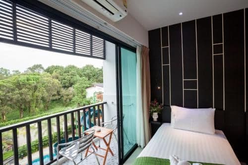 Superior Double or Twin Room with Pool View