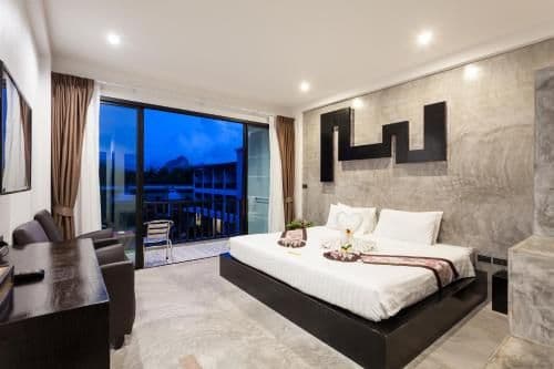 Superior Double or Twin Room with Pool View