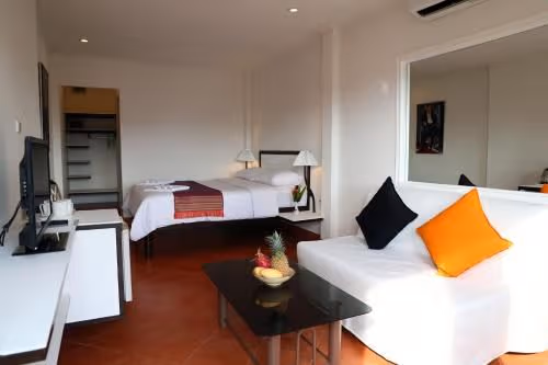 Deluxe Double Room with Partial Sea View