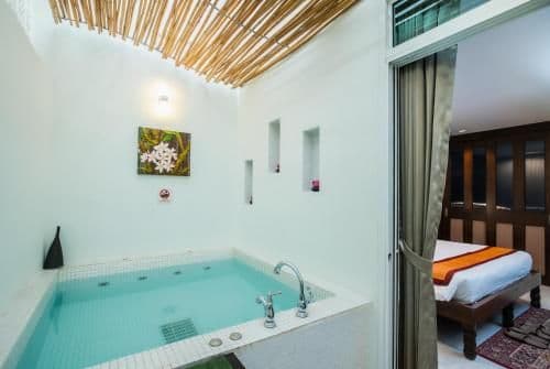 One-Bedroom Suite with Spa Bath