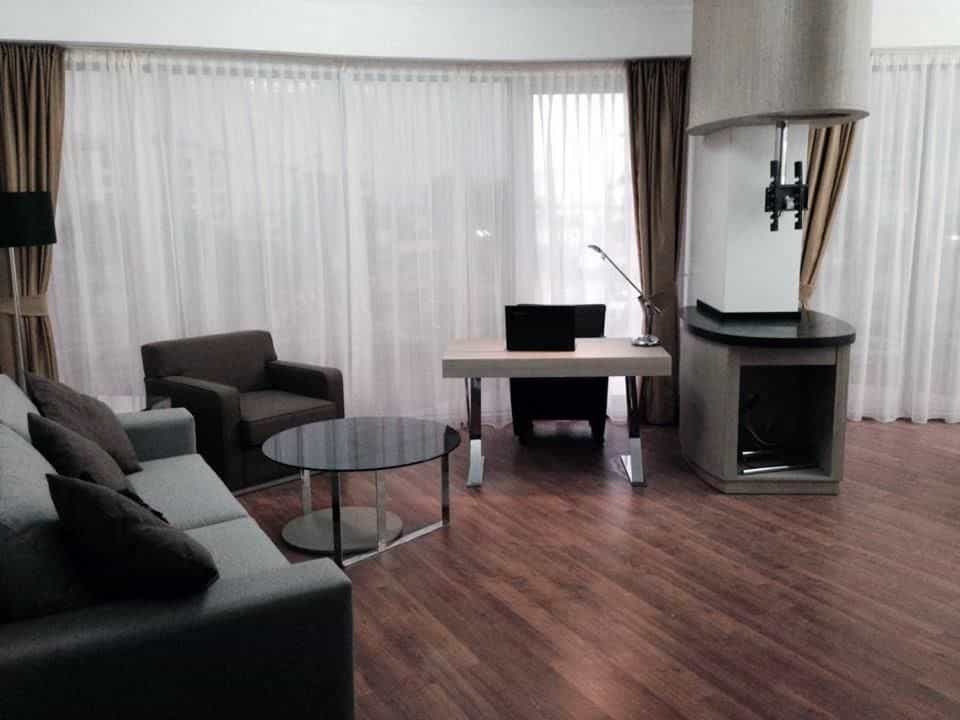 Three Pearl Hotel