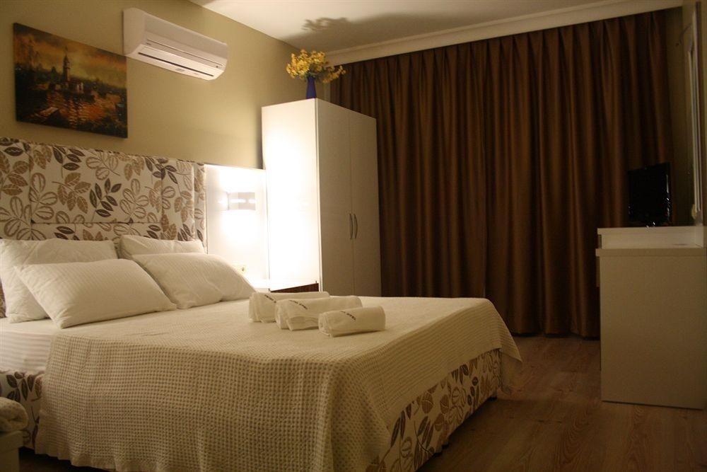 Twins Hotel4