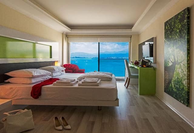 DOUBLE SUPERIOR SEA VIEW
