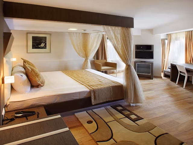 DOUBLE LUXURY