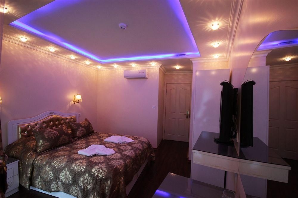 Charm Hotel0