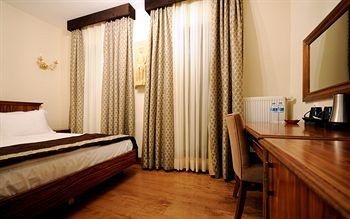 Wineport Lodge3