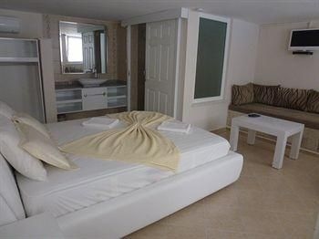 Safari Suit Hotel1