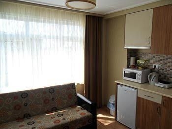 Aura Apart3
