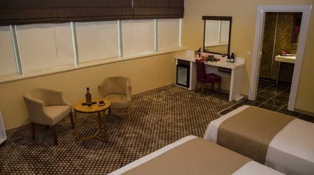 SUITE CITY VIEW