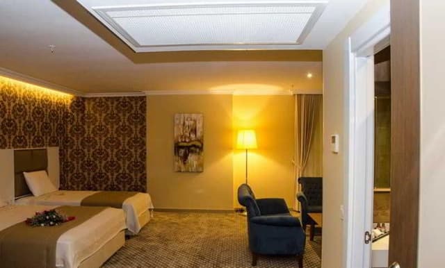 SUITE CITY VIEW