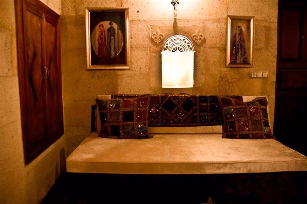 Cave Art Hotel1