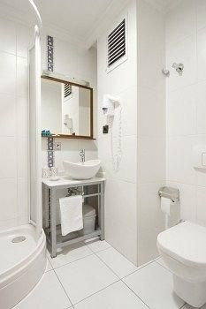 Ada Hotel4