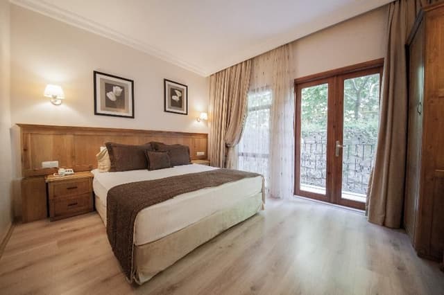 FAMILY ROOM DELUXE