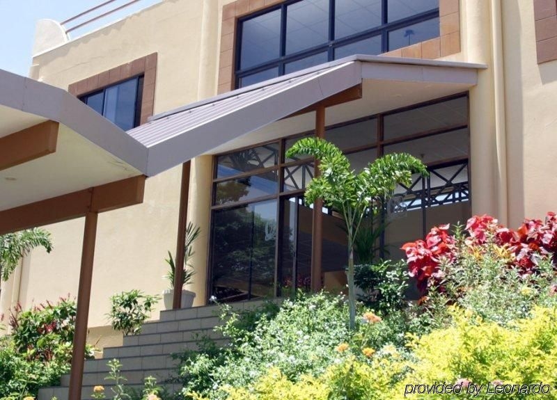 Cara Suites Hotel and Conference Centre0