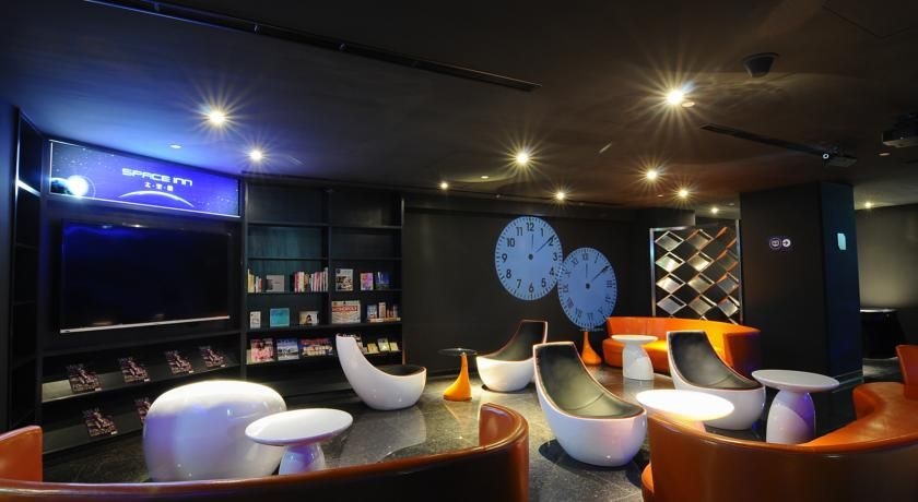 สเปซ อินน์ (Space Inn)0