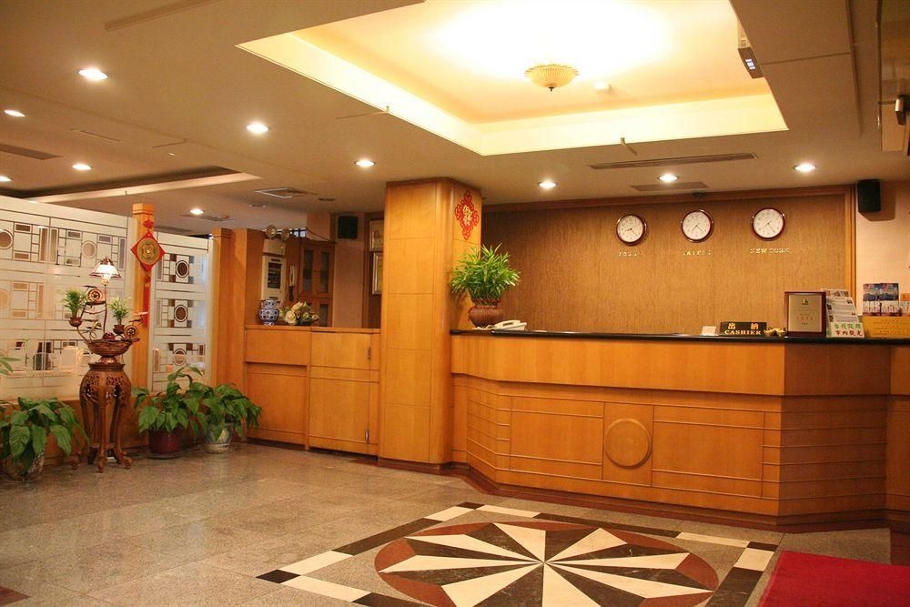 Chair Man Hotel3