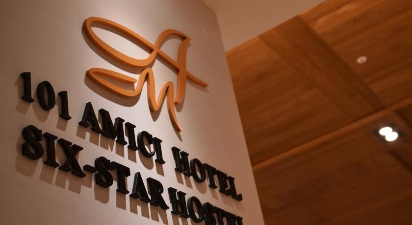 โรงแรมอมิซิ ซิกซ์ สตาร์ โฮสเทล (Amici Hotel Six Star Hostel)1