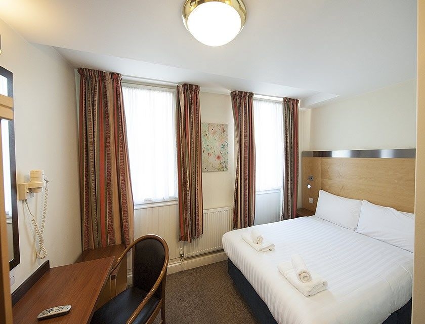 BELGRAVE HOTEL0