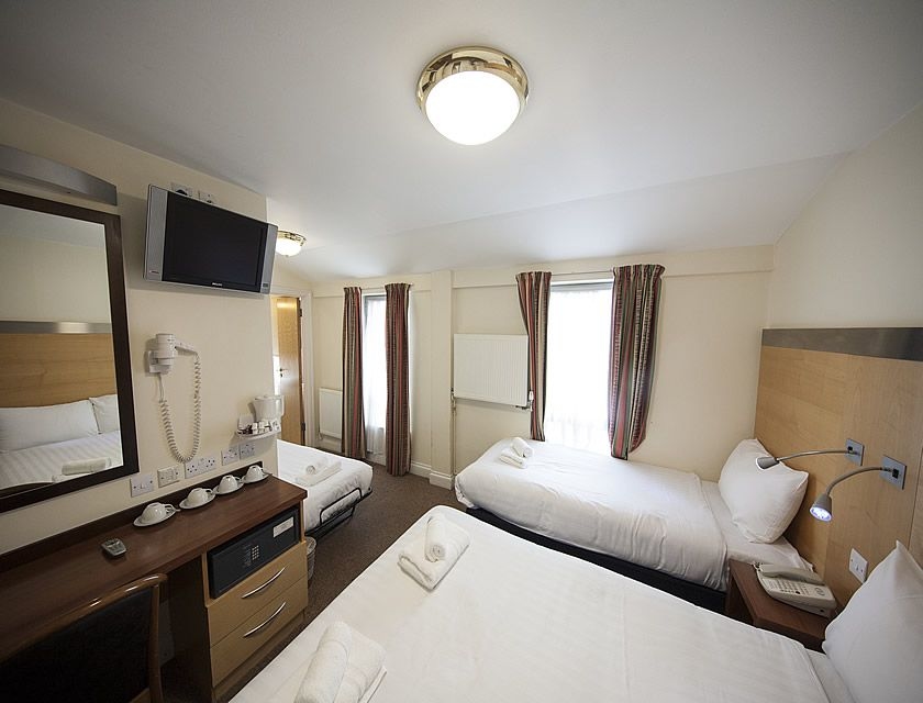 BELGRAVE HOTEL2