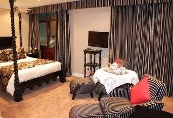 Pines Hotel3
