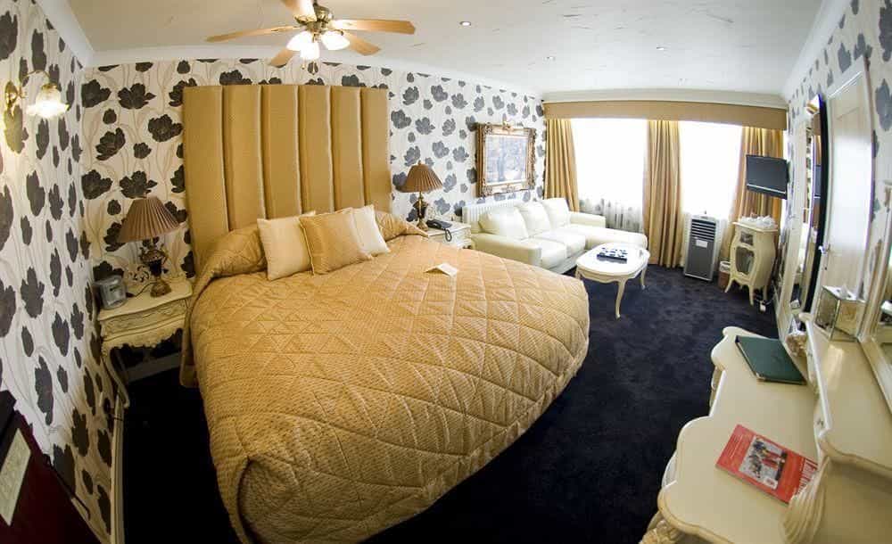 Pines Hotel Pines Hotel
