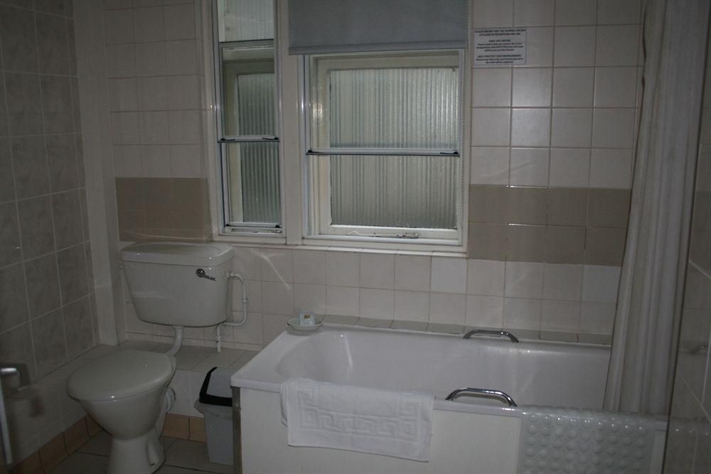 โรงแรมโอโย แซนดริงก์แฮม (Cardiff Sandringham Hotel)2