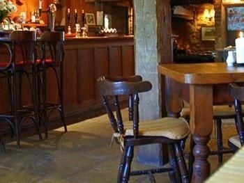 เดอะ ไวท์ ฮอร์ส อินน์ (The White Horse Inn)2